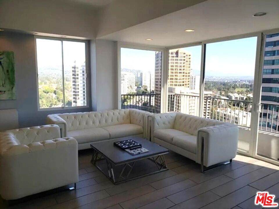 10501 Wilshire Blvd - Photo 1