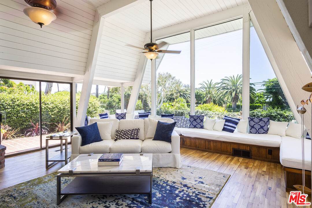 29151 Cliffside Dr - Photo 1