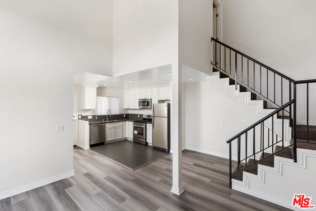 6212 Fulton Ave - Photo 1