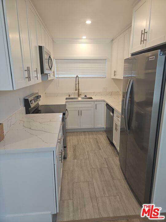 838 5TH St - Photo 1