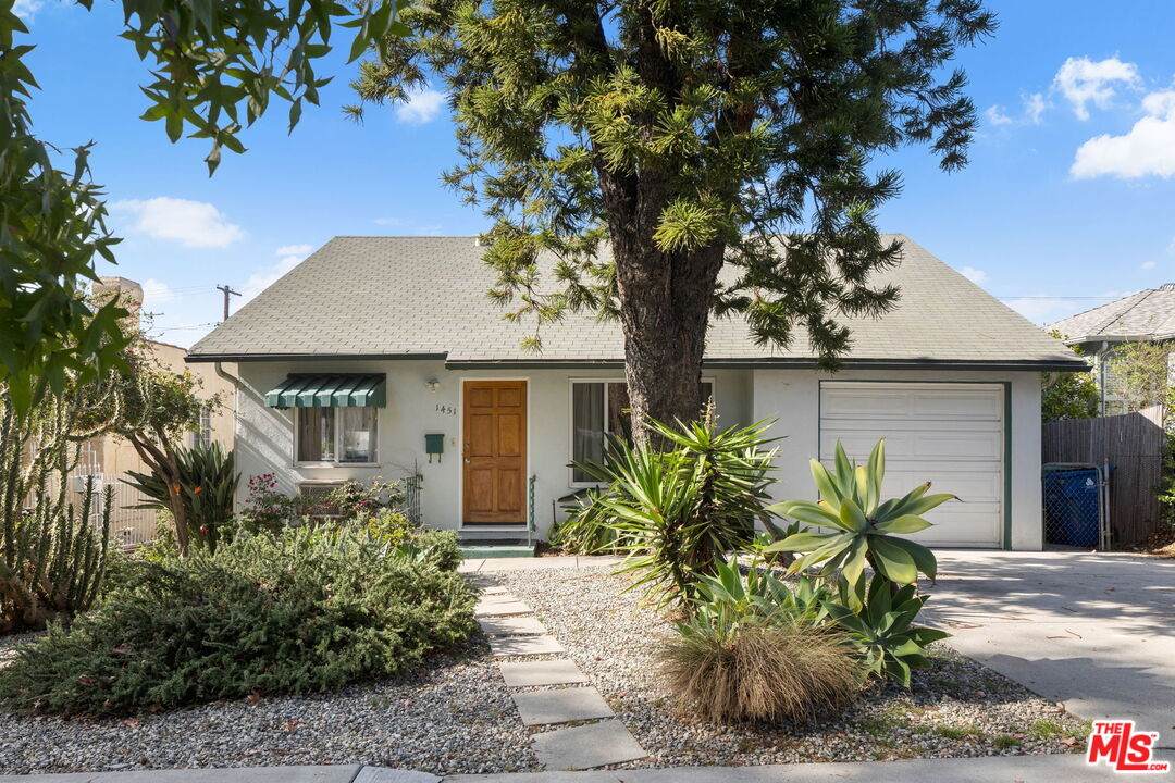 1451 Armadale Ave - Photo 1