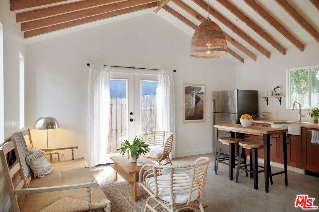 1249 Hoover St - Photo 1