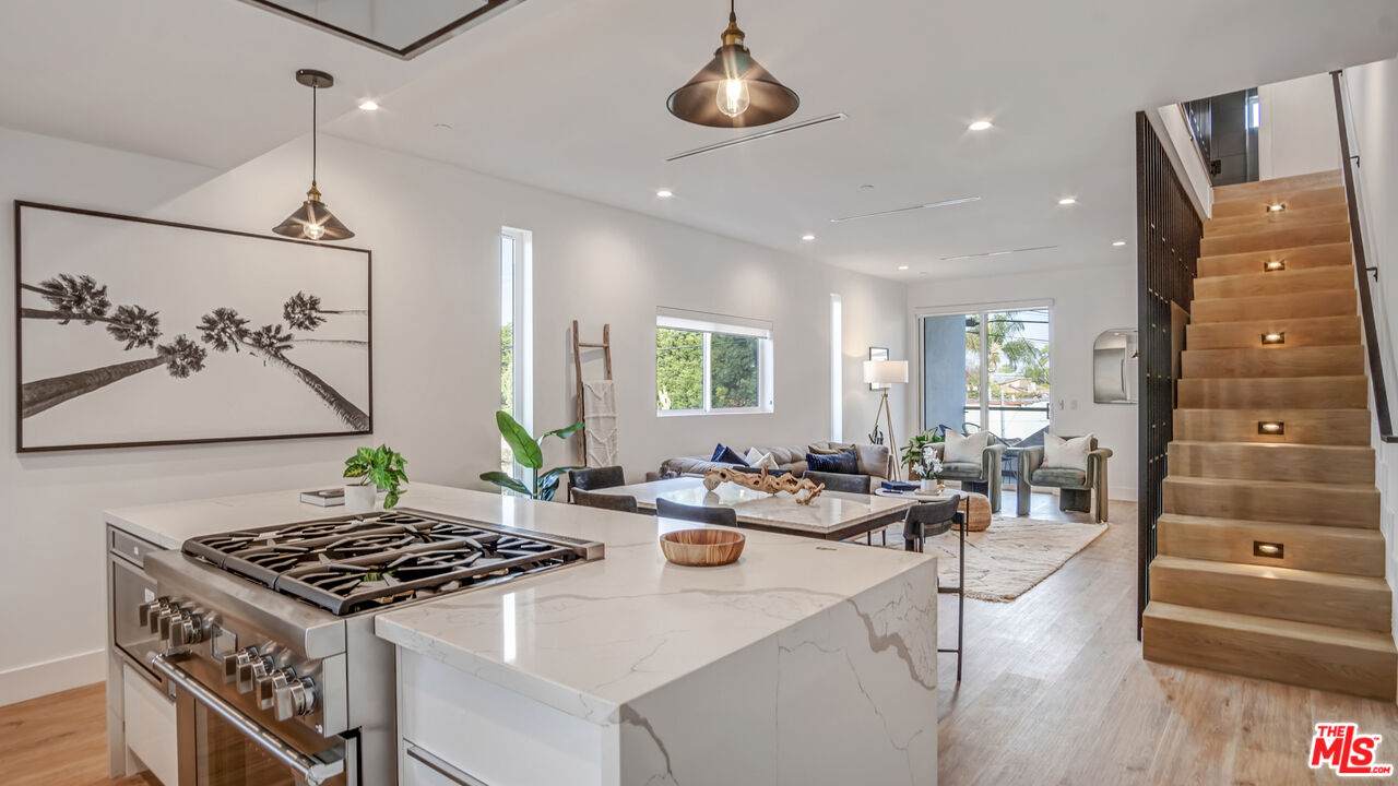 3154 Curts Ave - Photo 1