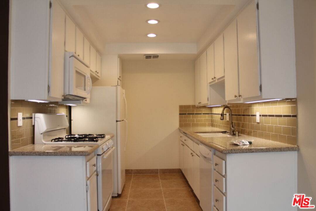 2349 Bentley Ave - Photo 1