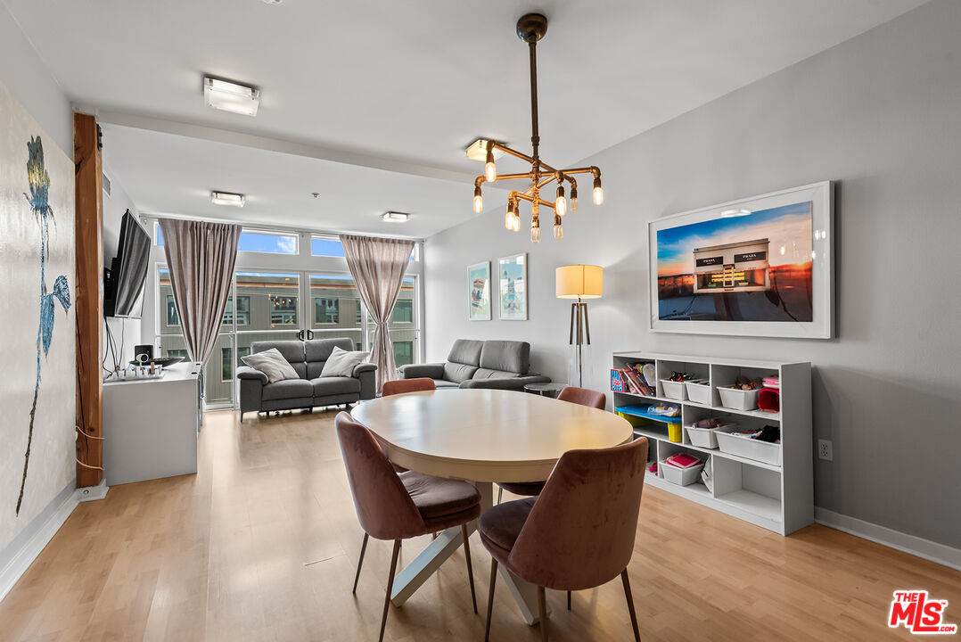 4215 Glencoe Ave - Photo 1