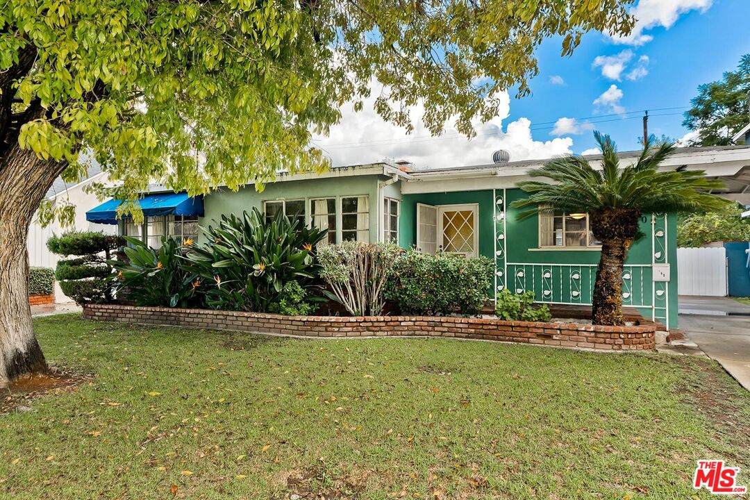 408 Sparks St - Photo 1