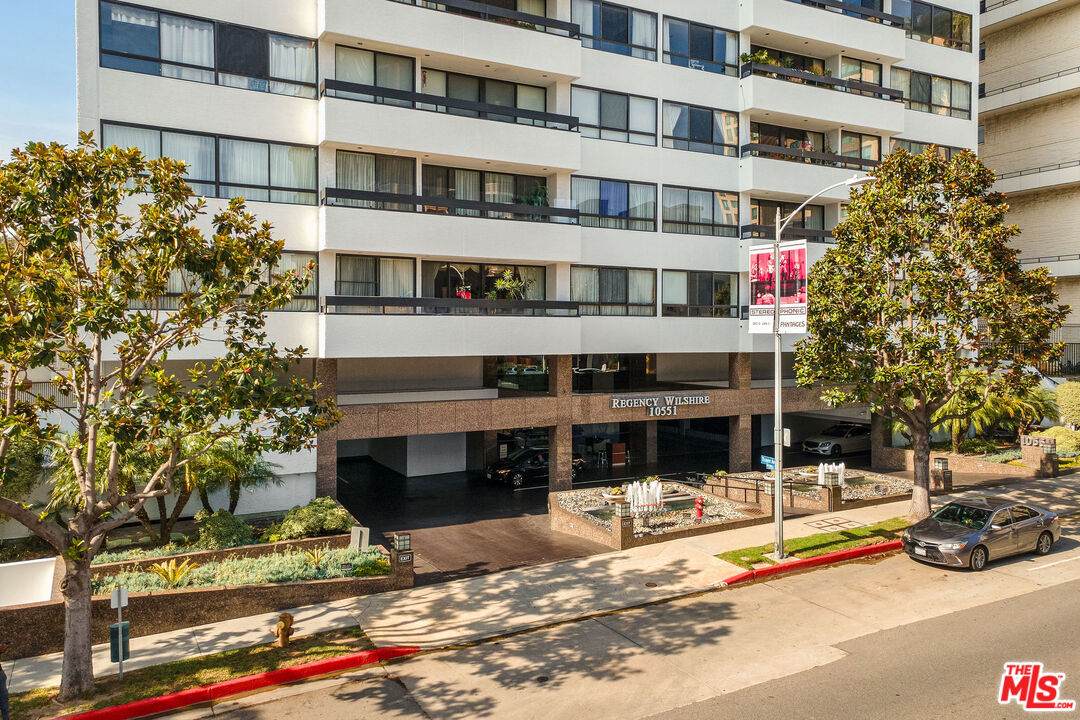 10551 Wilshire Blvd - Photo 1