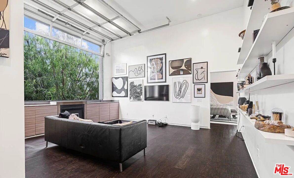 615 6TH Ave - Photo 1
