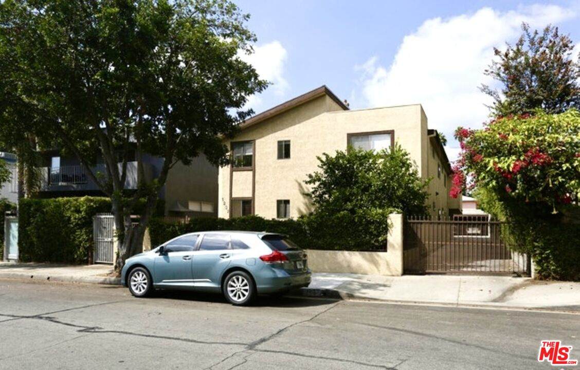 1237 Ogden Dr - Photo 1