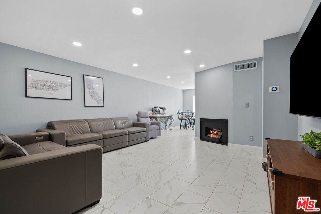 8024 Via Pompeii - Photo 1