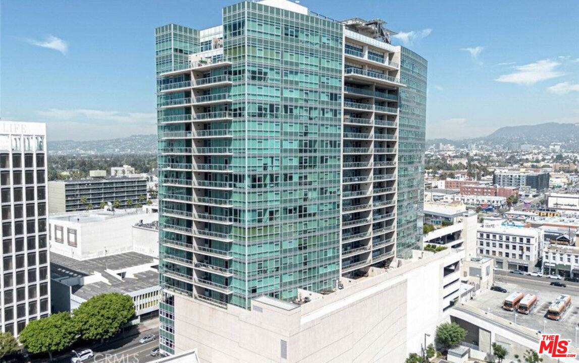 3785 Wilshire Blvd - Photo 1