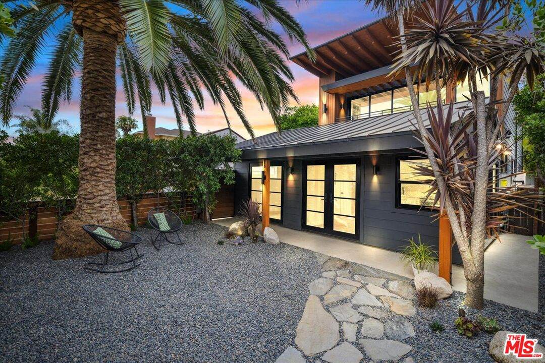 4027 Moore St - Photo 1