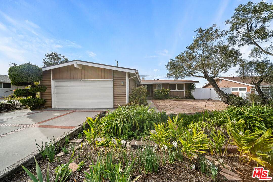 27041 Whitestone Rd - Photo 1