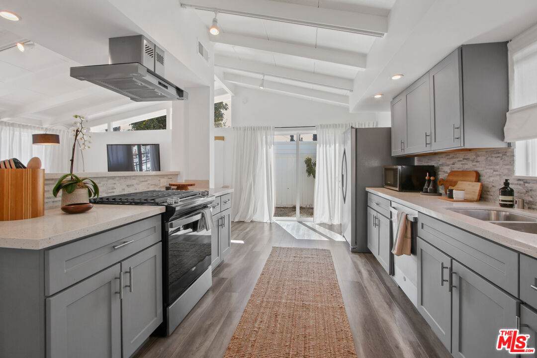 6440 Rhea Ave - Photo 1