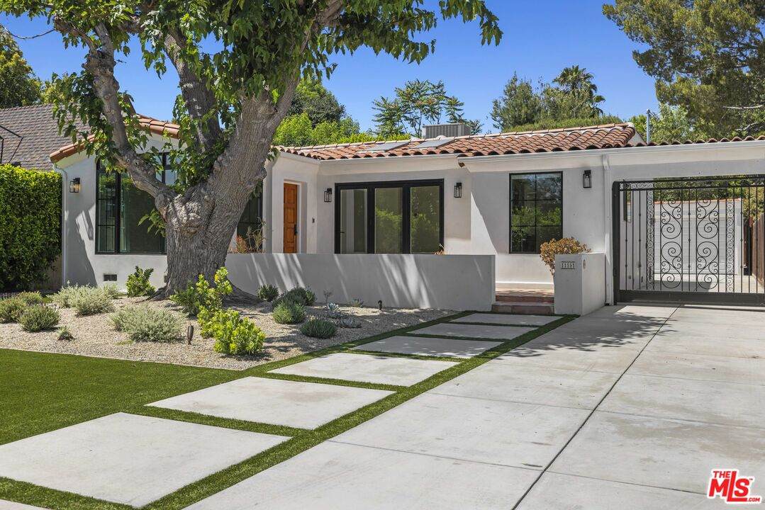 11151 Hortense St - Photo 1