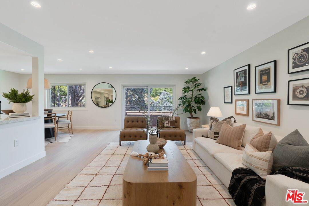 6720 Hillpark Dr - Photo 1