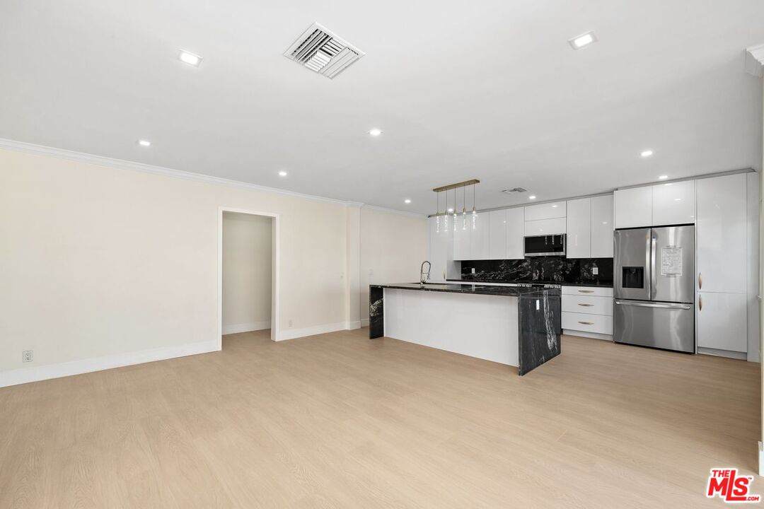 1223 23rd St - Photo 1