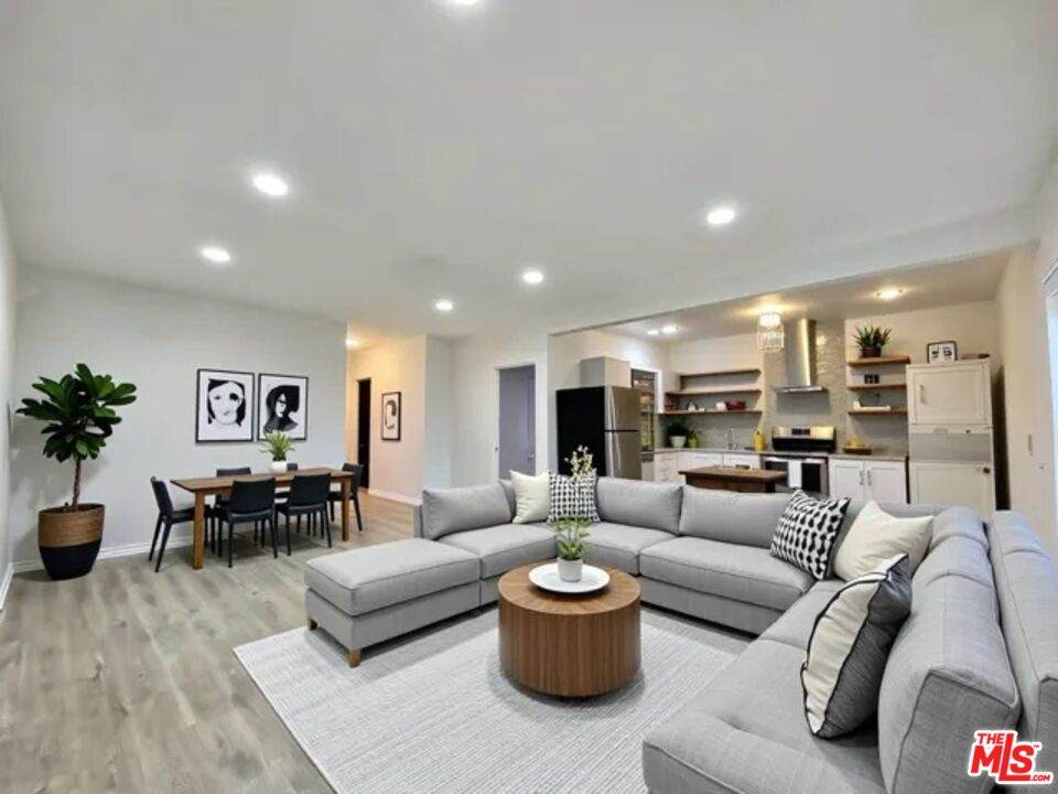 1217 Virgil Ave - Photo 1