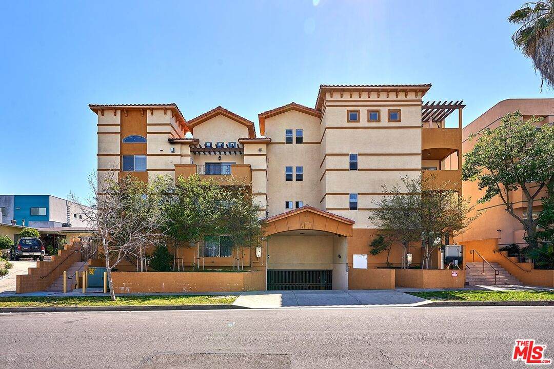 4822 Elmwood Ave - Photo 1