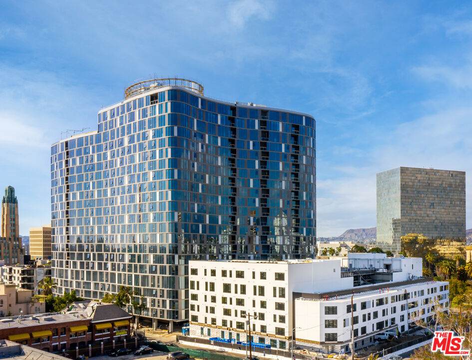 2801 Sunset Pl - Photo 1