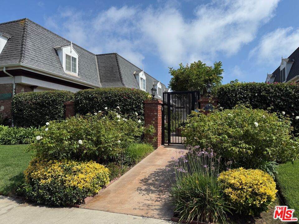 8130 Redlands St - Photo 1