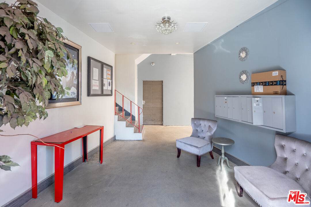 5831 Carlton Way - Photo 1