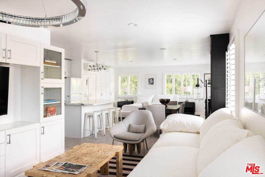 9809 Beeson Dr - Photo 1