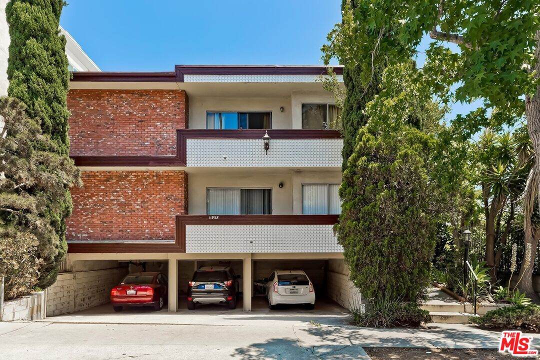 11938 Goshen Ave - Photo 1