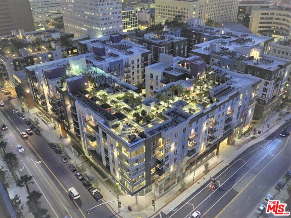 1120 6th St - Photo 1