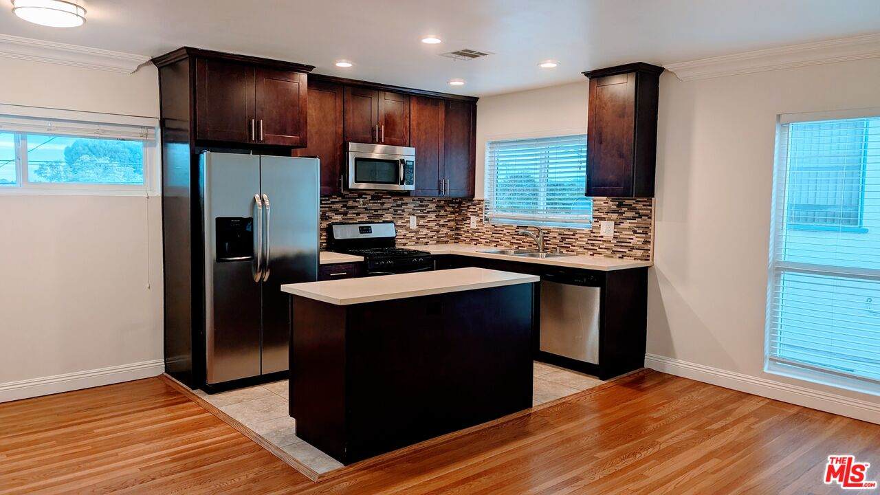 1728 Robertson Blvd - Photo 1