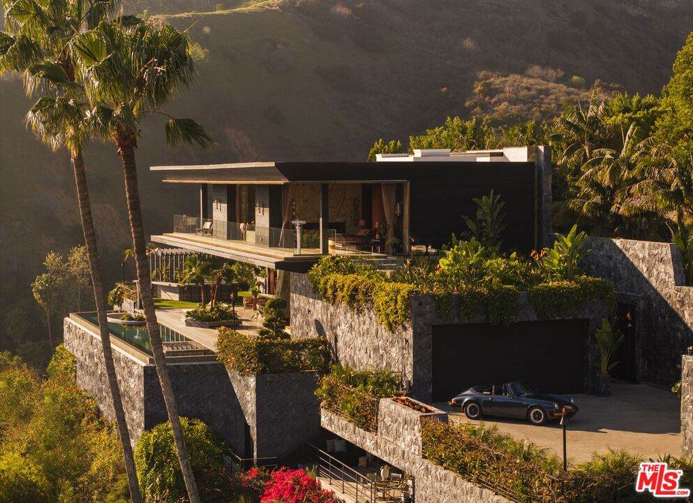 1851 Stanley Ave - Photo 1