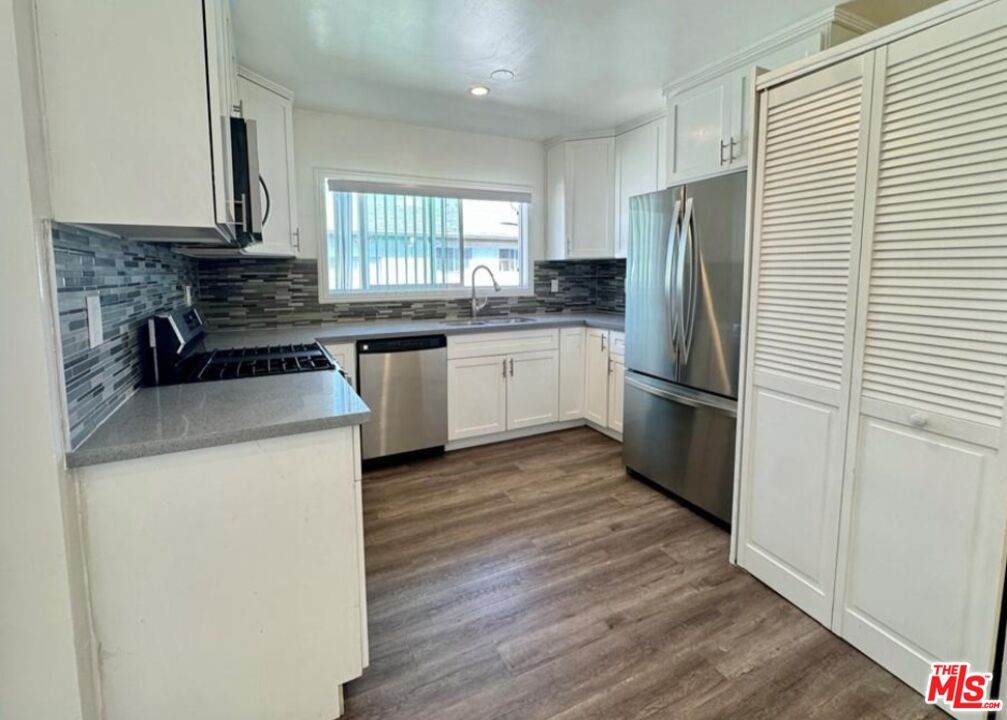 2040 S Sherbourne Dr - Photo 1