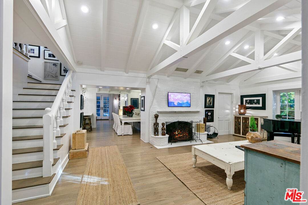 1760 Nichols Canyon Rd - Photo 1