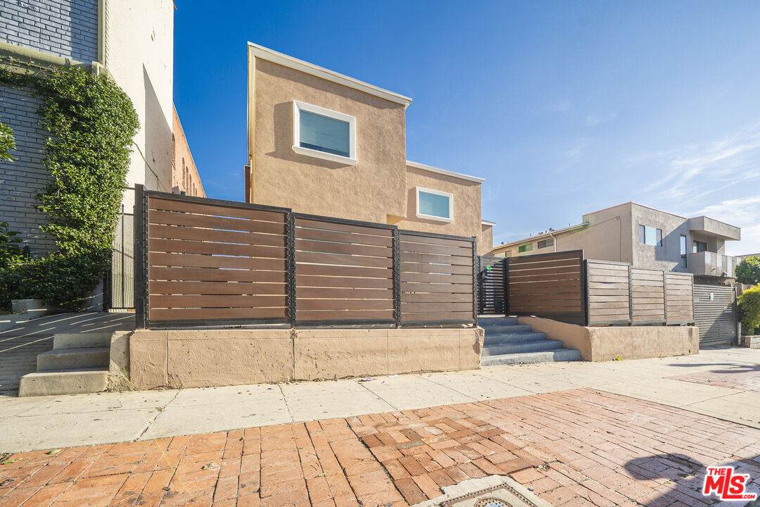 136 Rampart Blvd - Photo 1