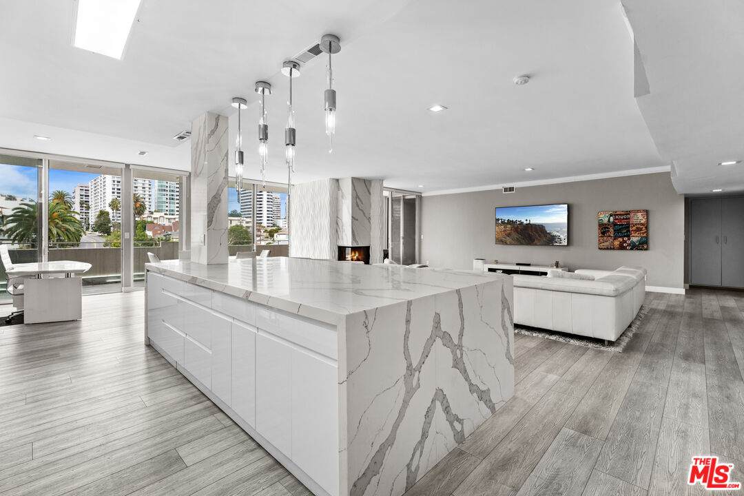 1333 Beverly Glen Blvd - Photo 1