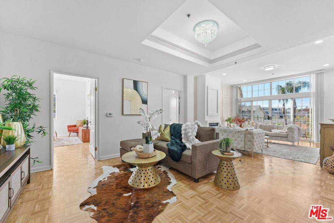 4348 Mammoth Ave - Photo 1