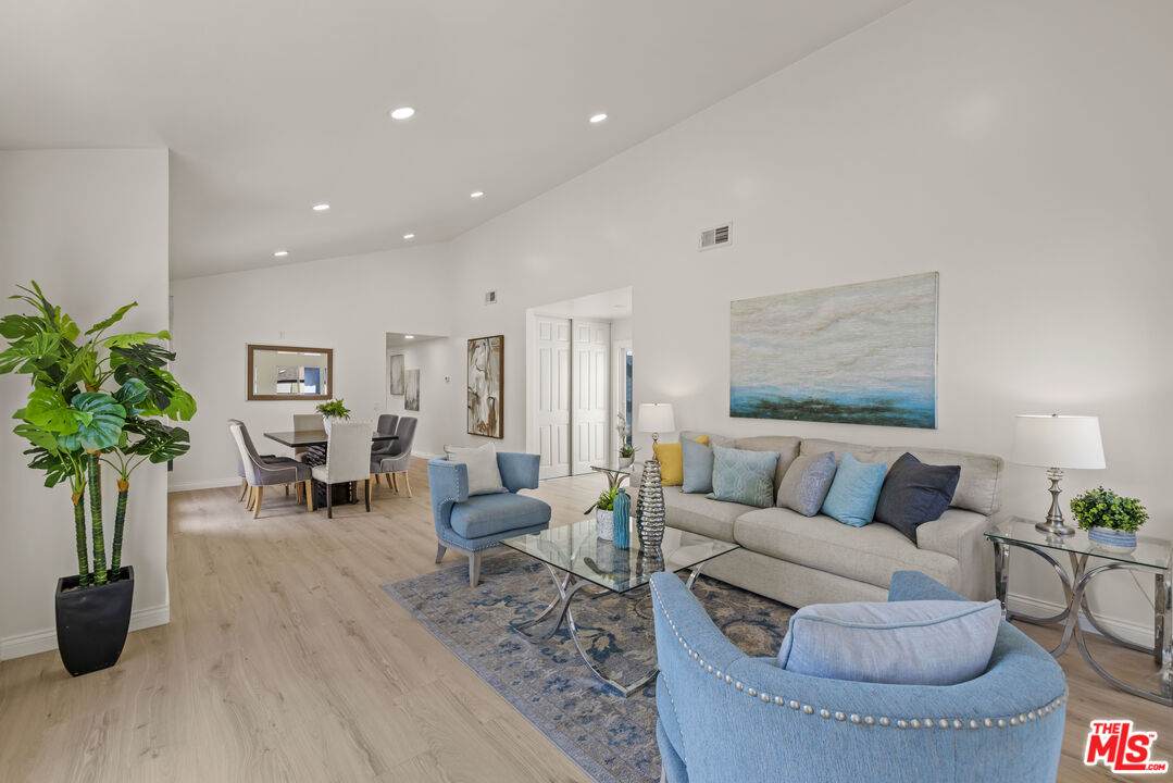 13 Pepper Ct - Photo 1