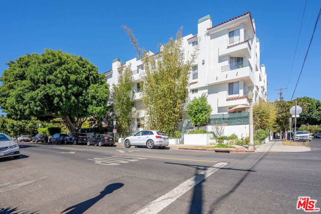 350 Norton Ave - Photo 1