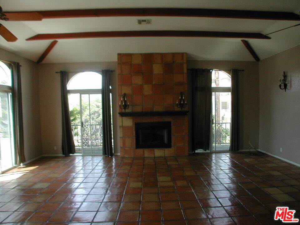 522 Edinburgh Ave - Photo 1