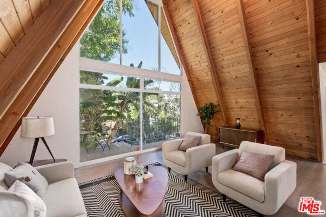 3237 Kelton Ave - Photo 1