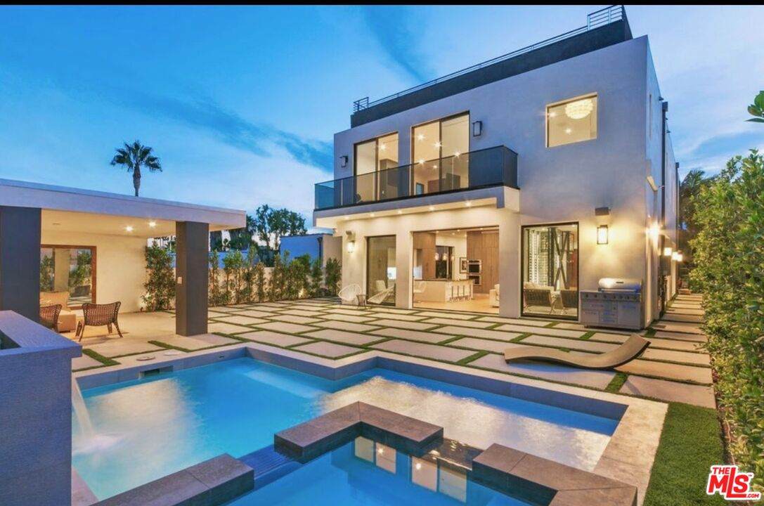 610 Stanley Ave - Photo 1