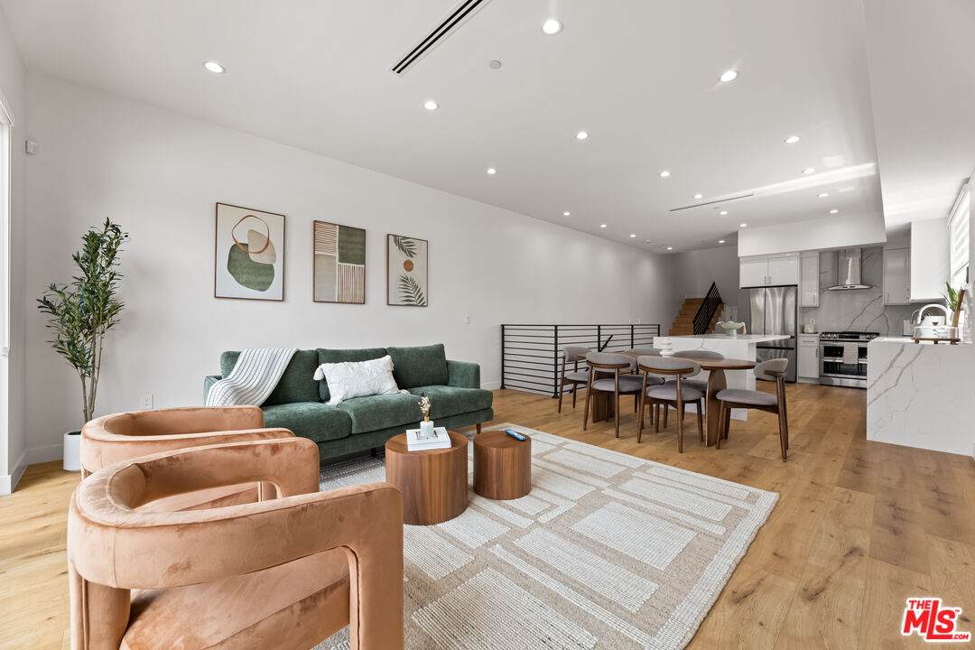 5118 Laurel Canyon - Photo 1