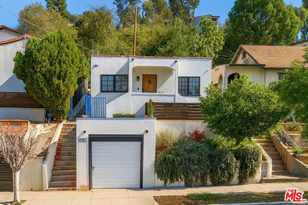 739 Isabel St - Photo 1