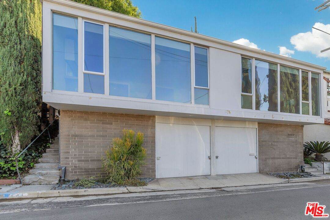 1642 Silverwood Ter - Photo 1