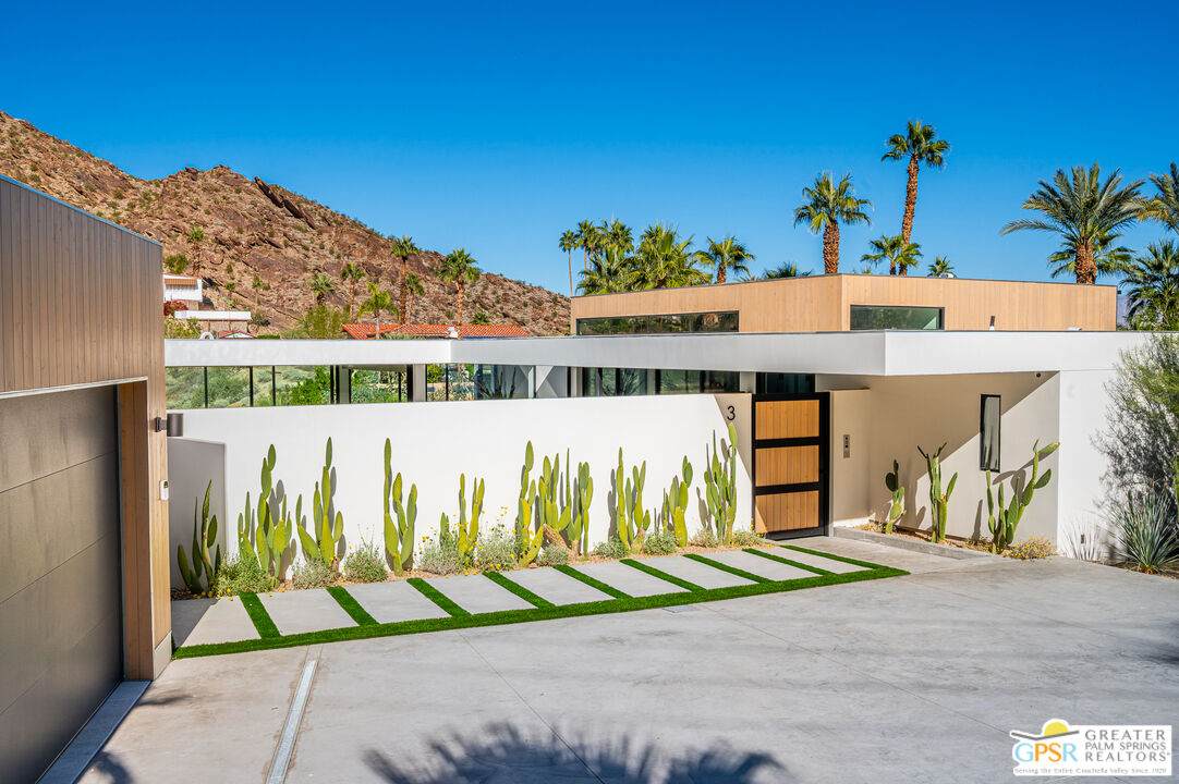 310 Crestview Dr - Photo 1