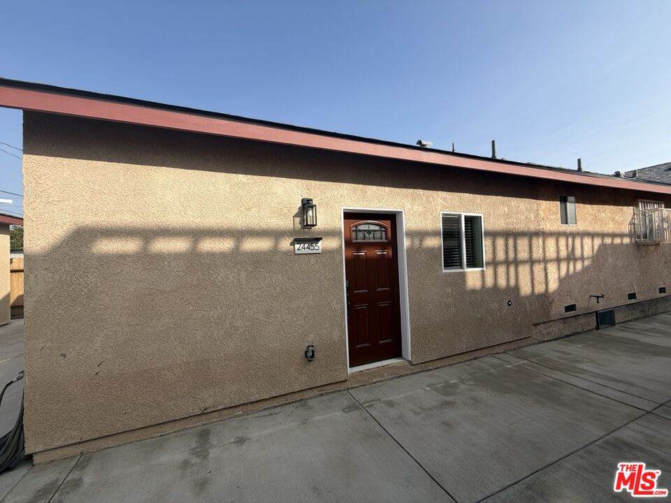 2445 Harwood St - Photo 1