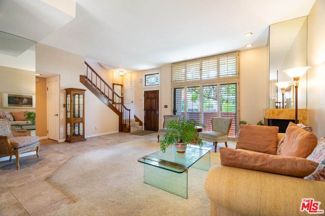 802 3rd St - Photo 1