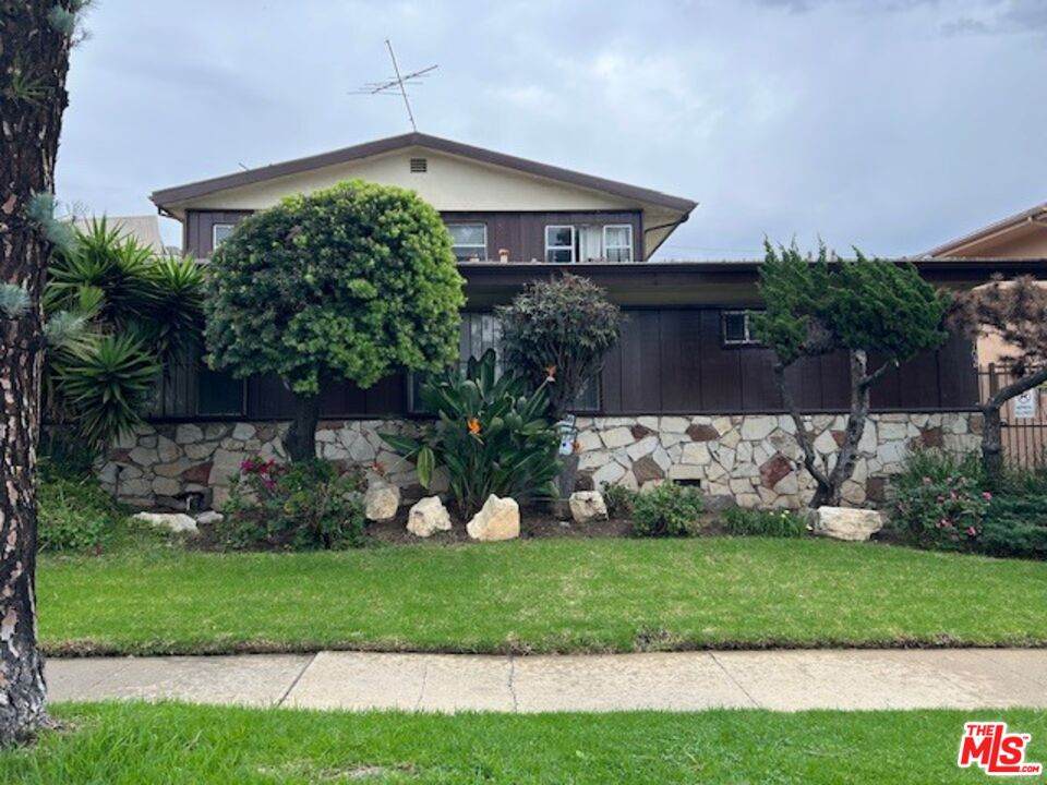10702 Crenshaw Blvd - Photo 1