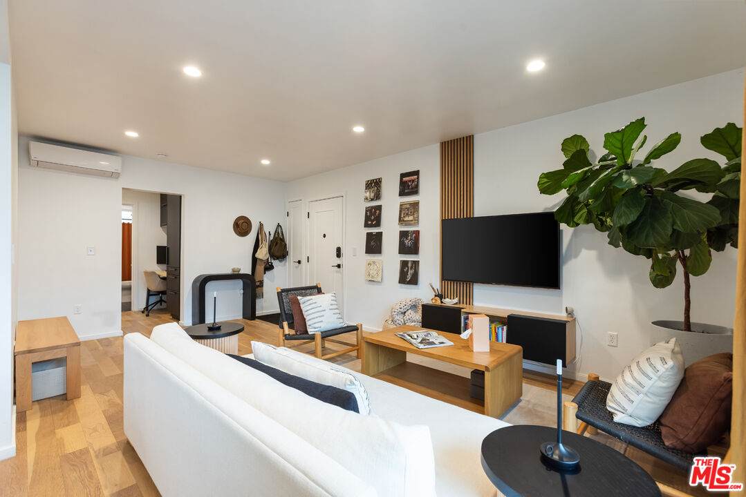 536 Orlando Ave - Photo 1