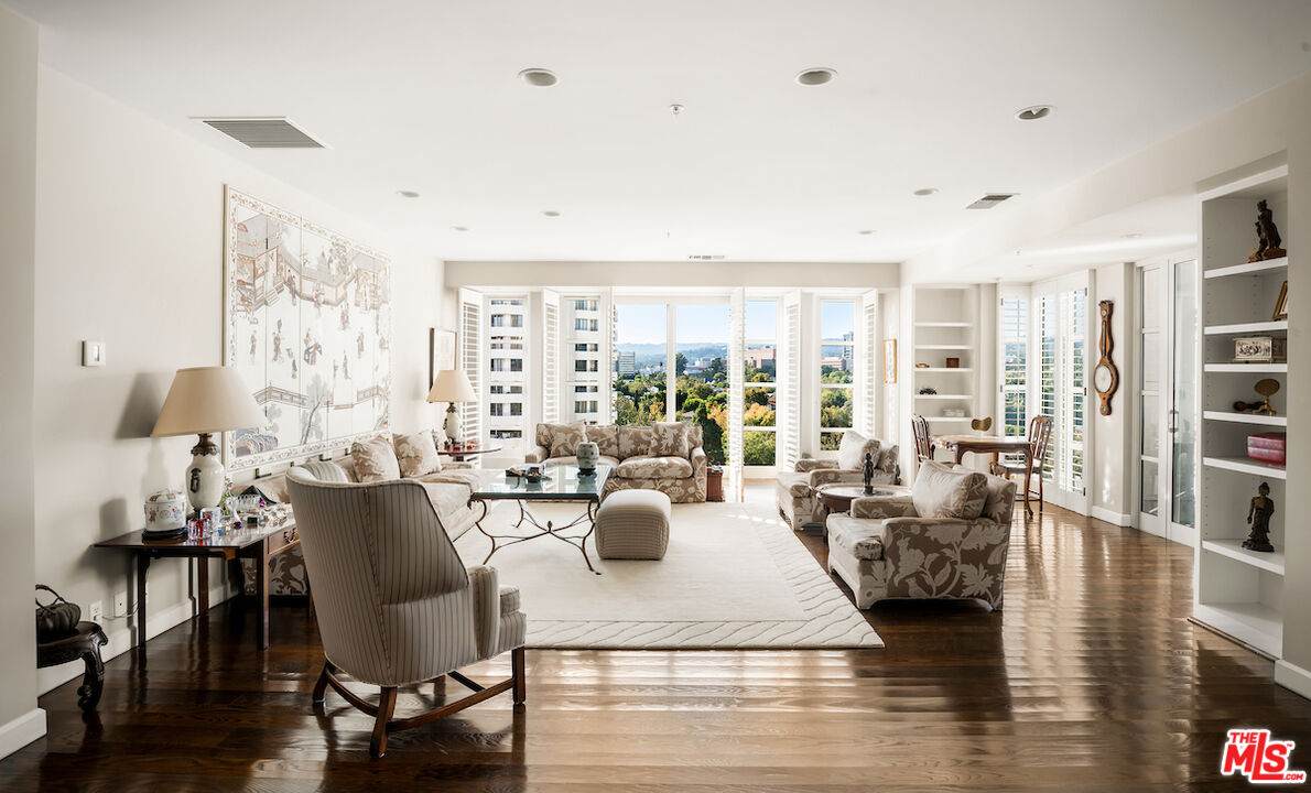 10580 Wilshire Blvd - Photo 1